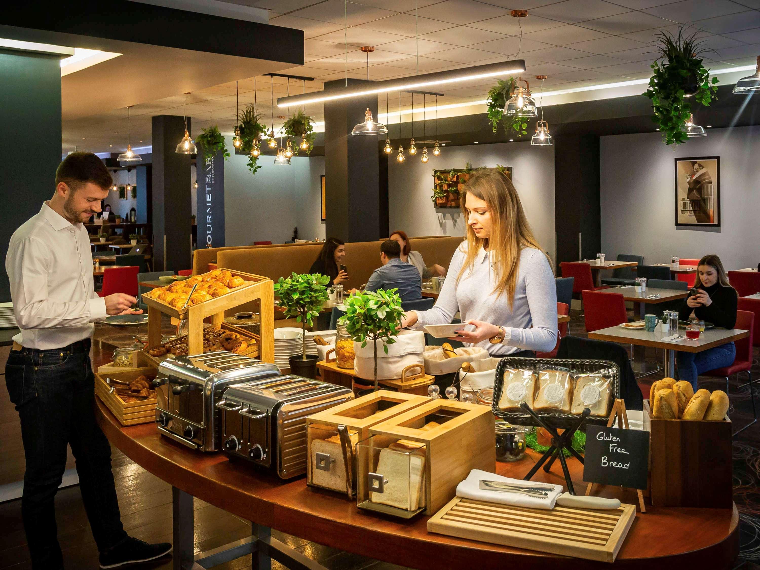 Novotel Reading Centre Екстериор снимка