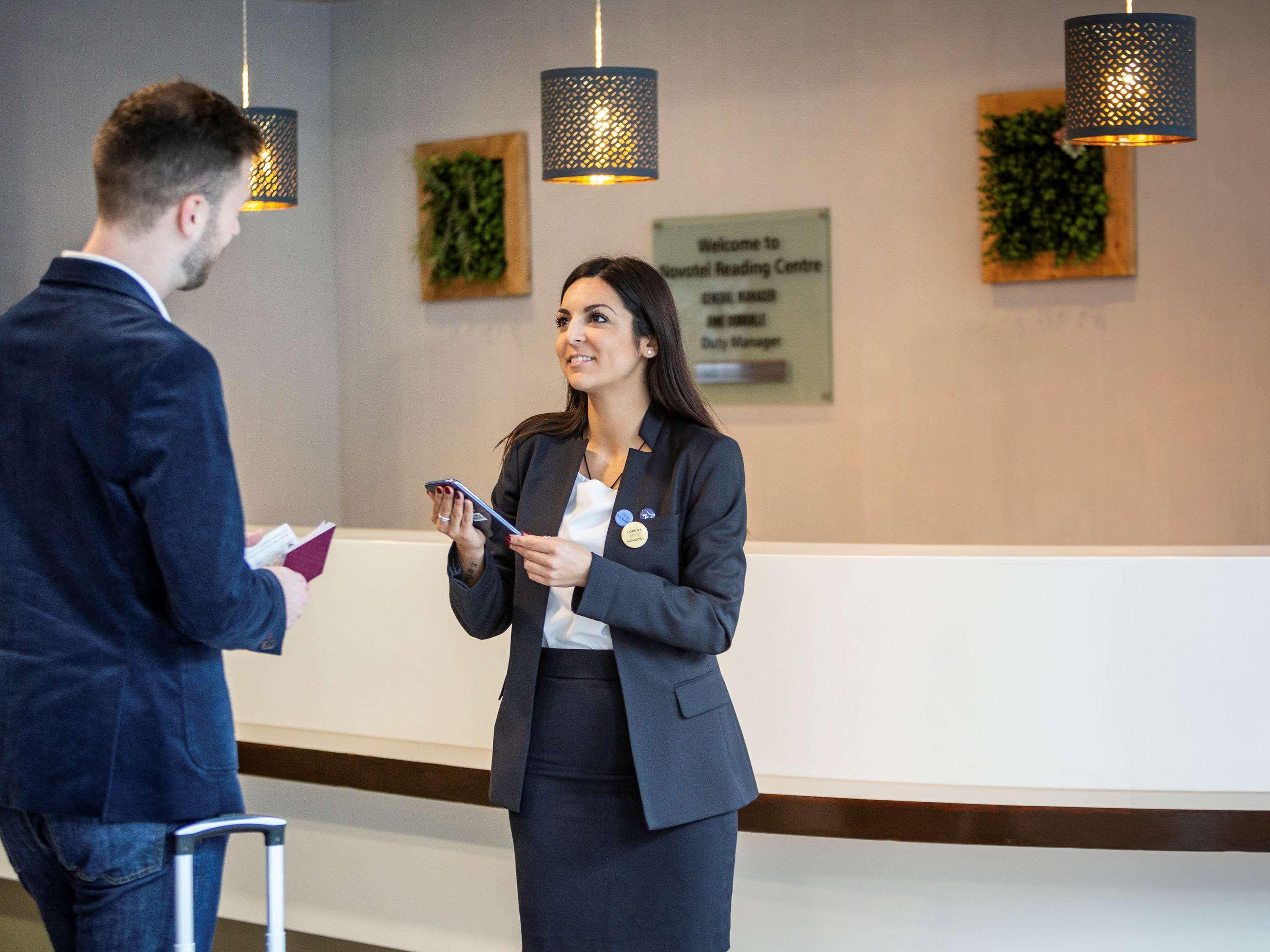 Novotel Reading Centre Екстериор снимка