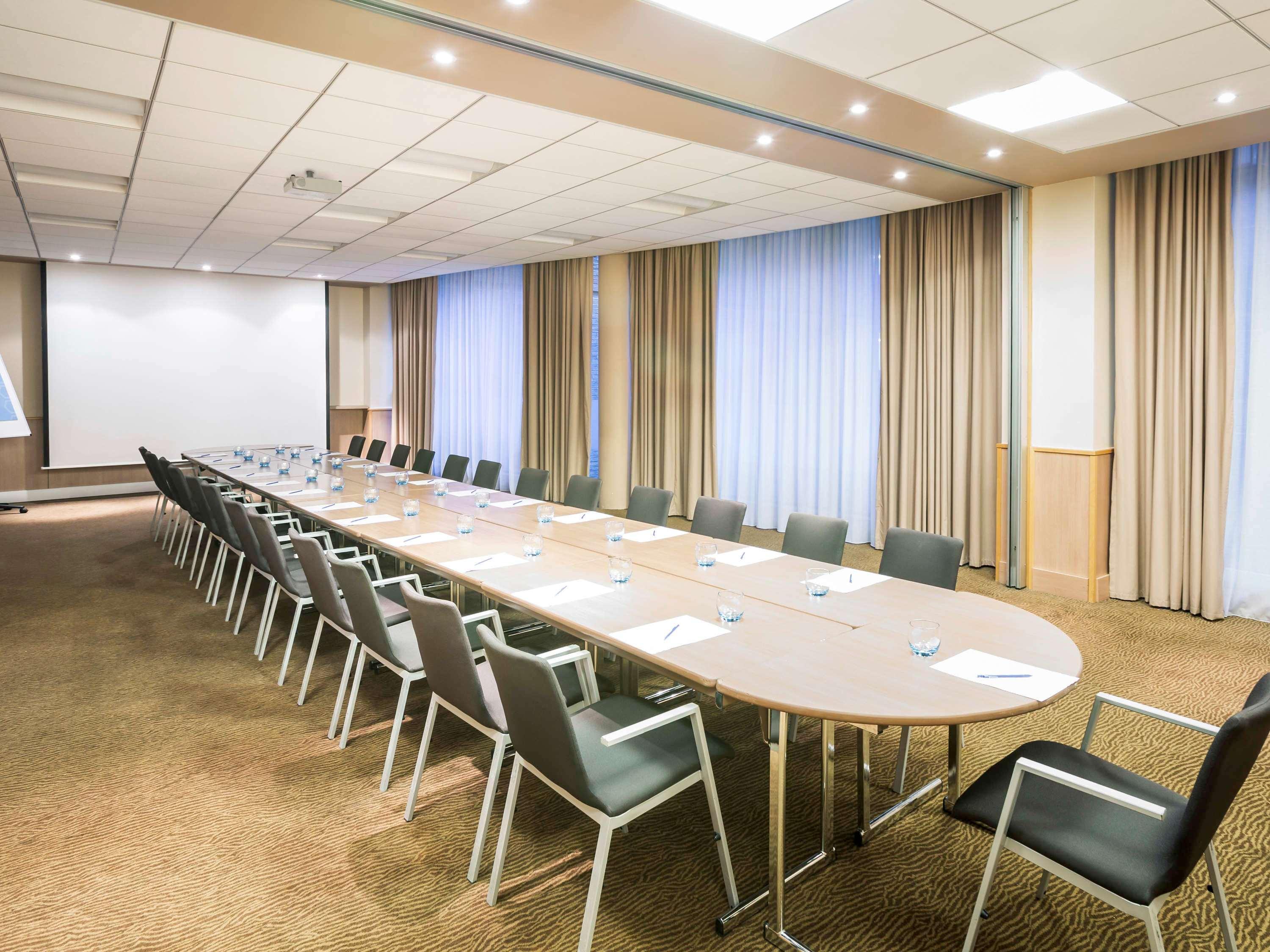 Novotel Reading Centre Екстериор снимка