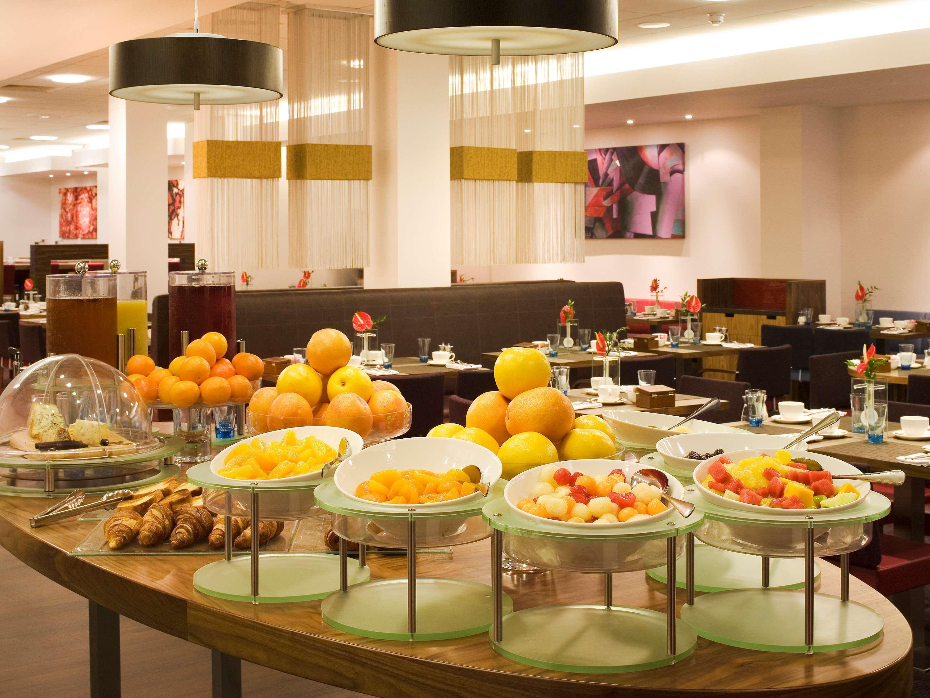 Novotel Reading Centre Екстериор снимка