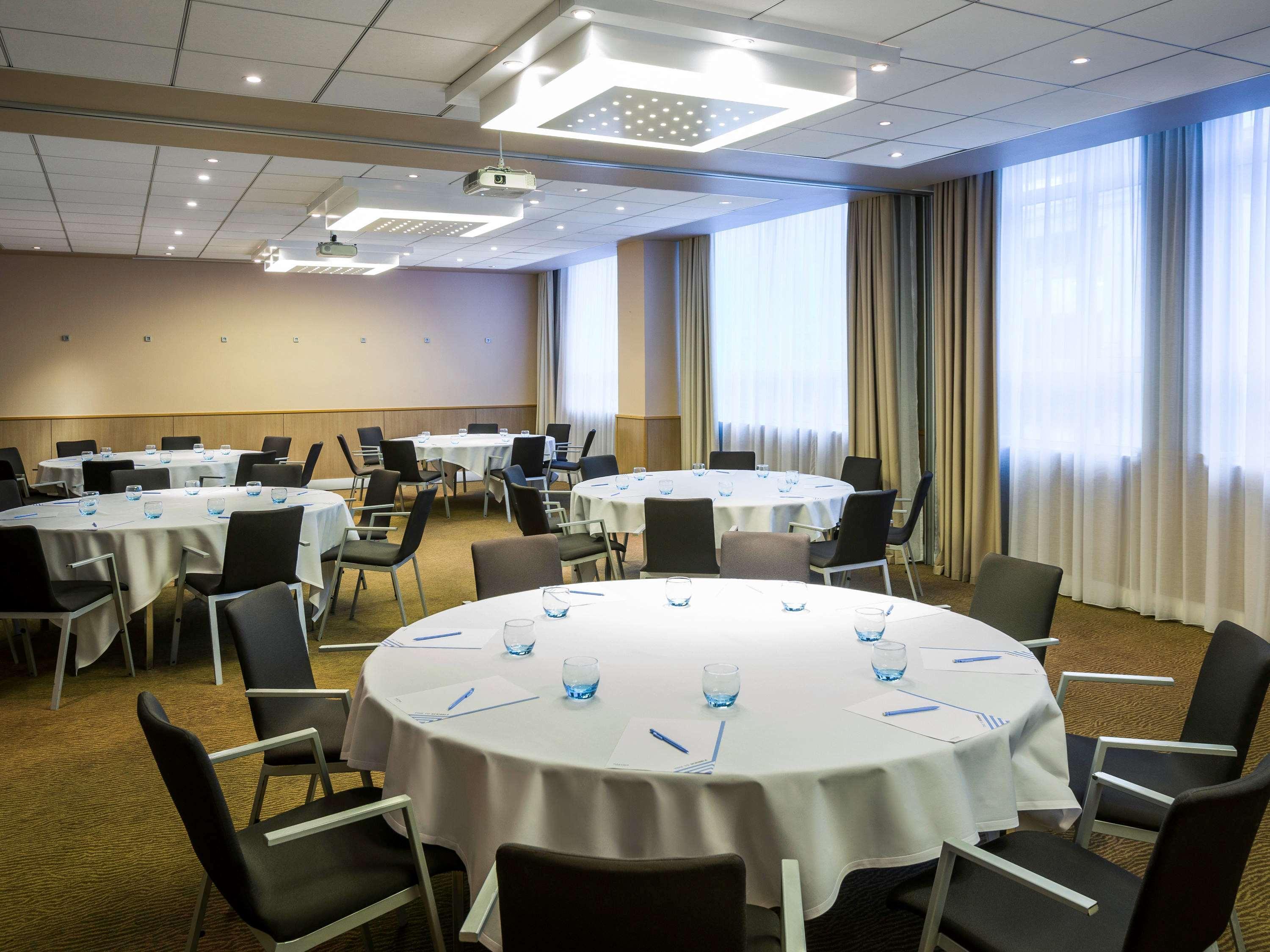 Novotel Reading Centre Екстериор снимка