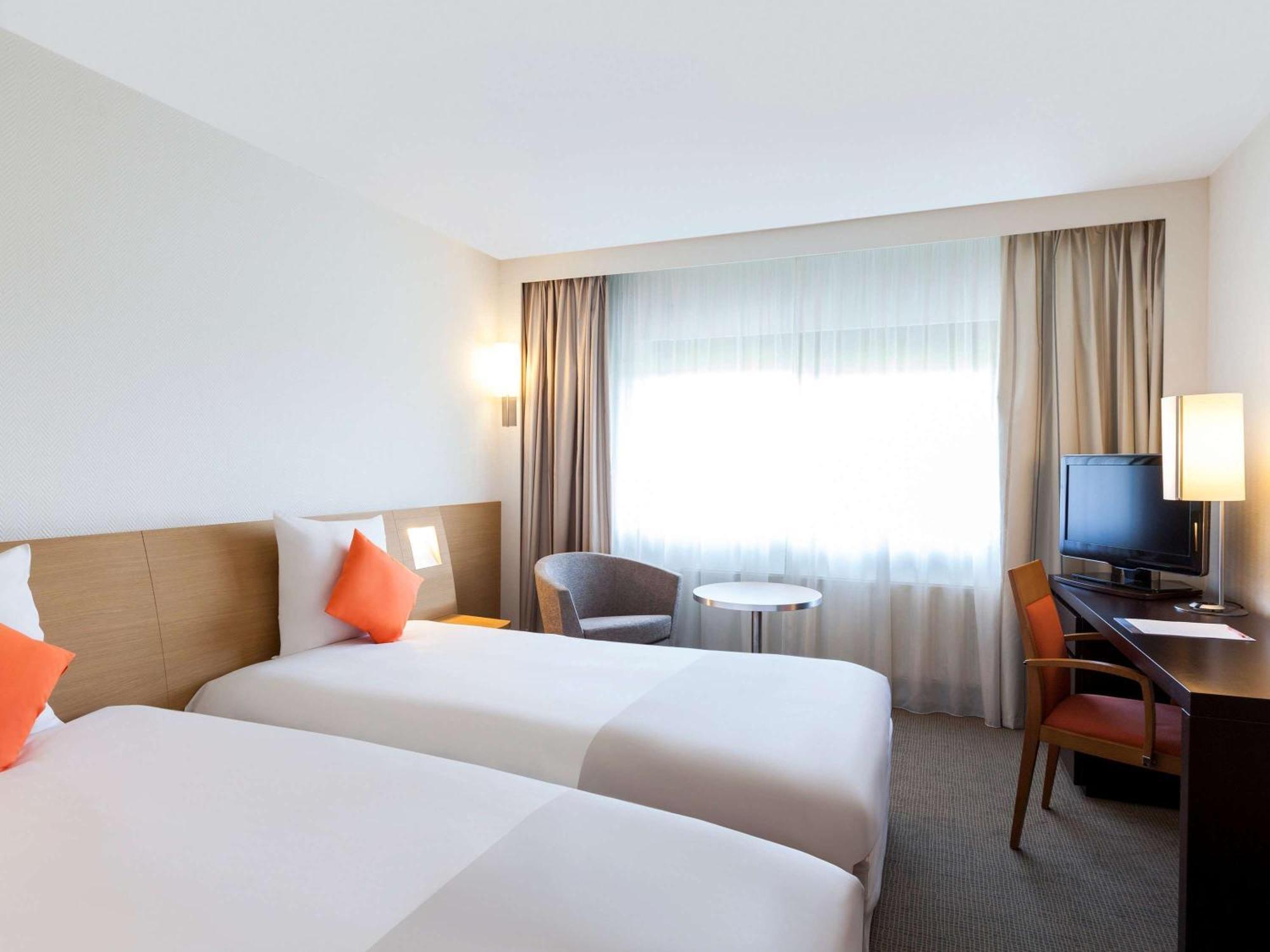 Novotel Reading Centre Екстериор снимка